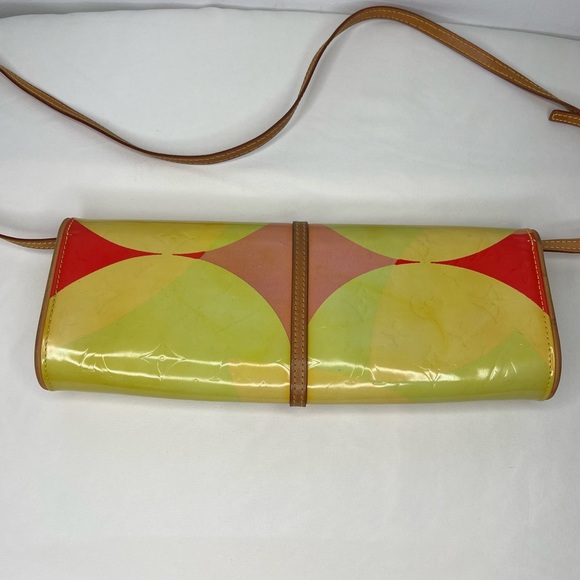 Louis Vuitton Limited Pochette Yellow Vernis Crossbody bag - Picture 13 of 17